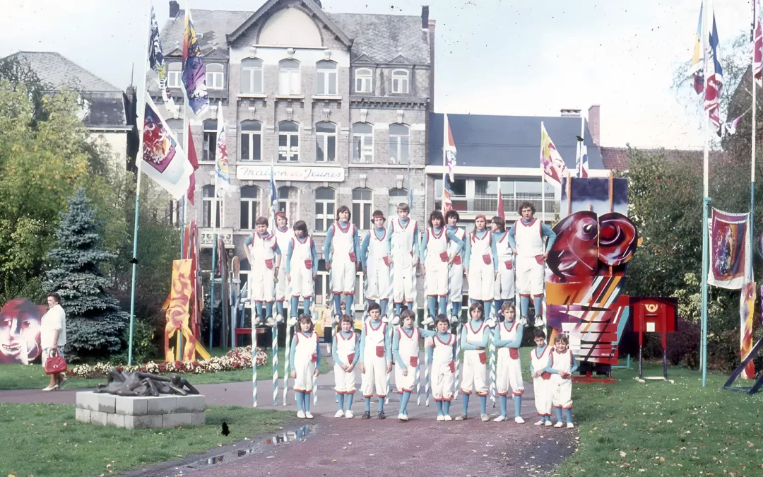 Les Échassiers Jambois Un groupe folklorique aux couleurs de Jambes (partie 1) CJ129 T2-2025